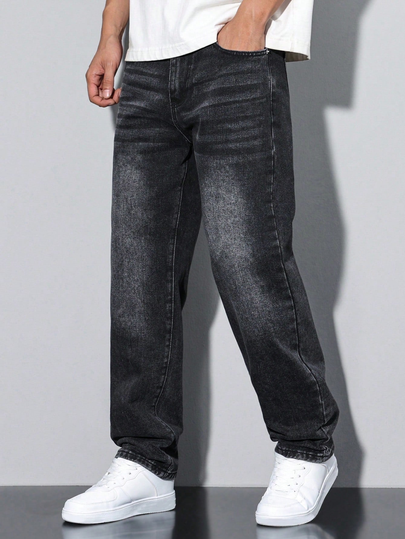 Manfinity RivetRise Herenjeans met versleten wassing