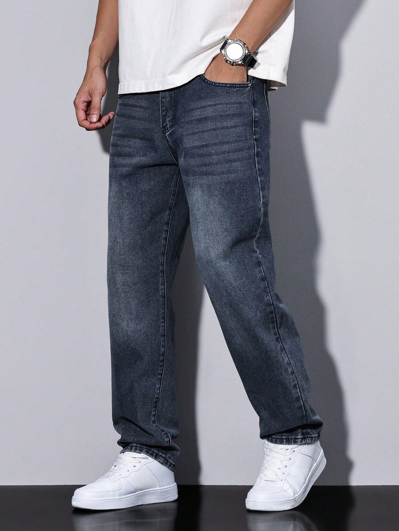 Manfinity RivetRise Herenjeans met versleten wassing
