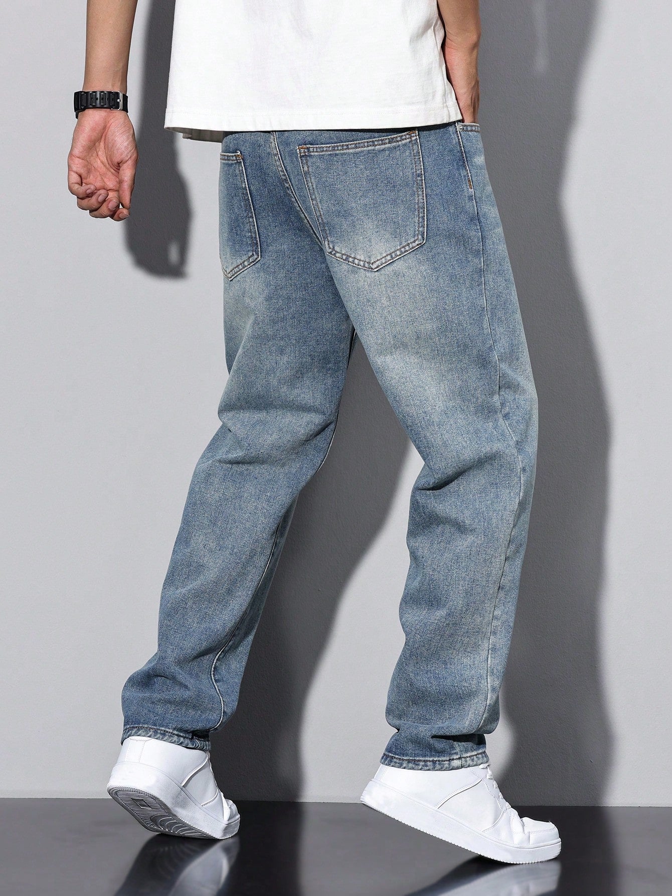 Manfinity RivetRise Herenjeans met versleten wassing