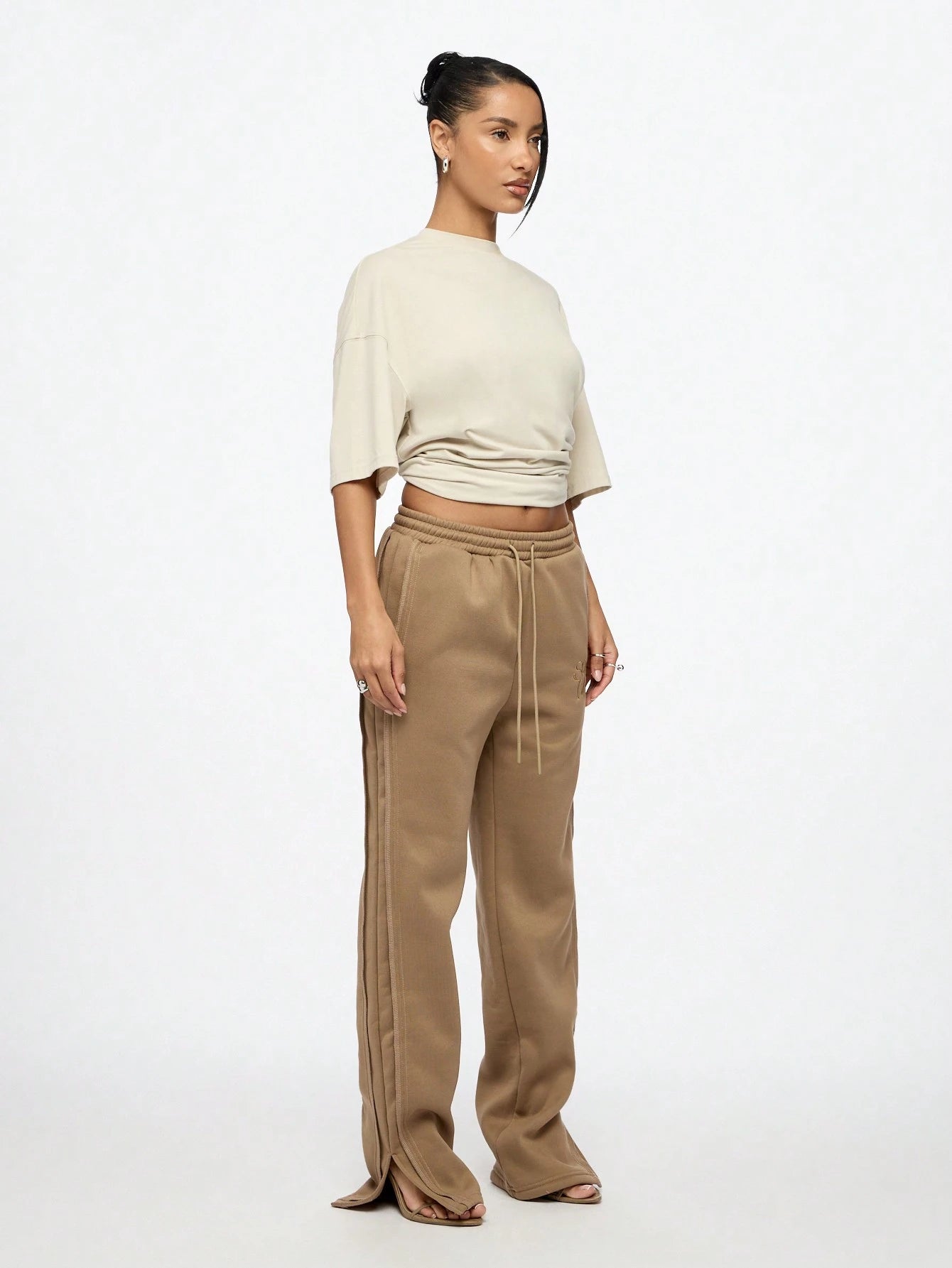 SUMWON WOMEN Flare Fit joggingbroek met zijsplit