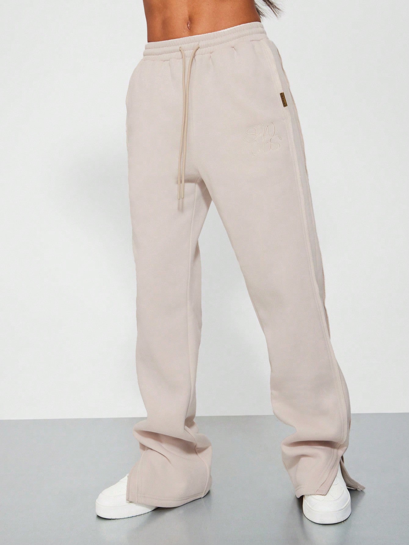 SUMWON WOMEN Flare Fit joggingbroek met zijsplit