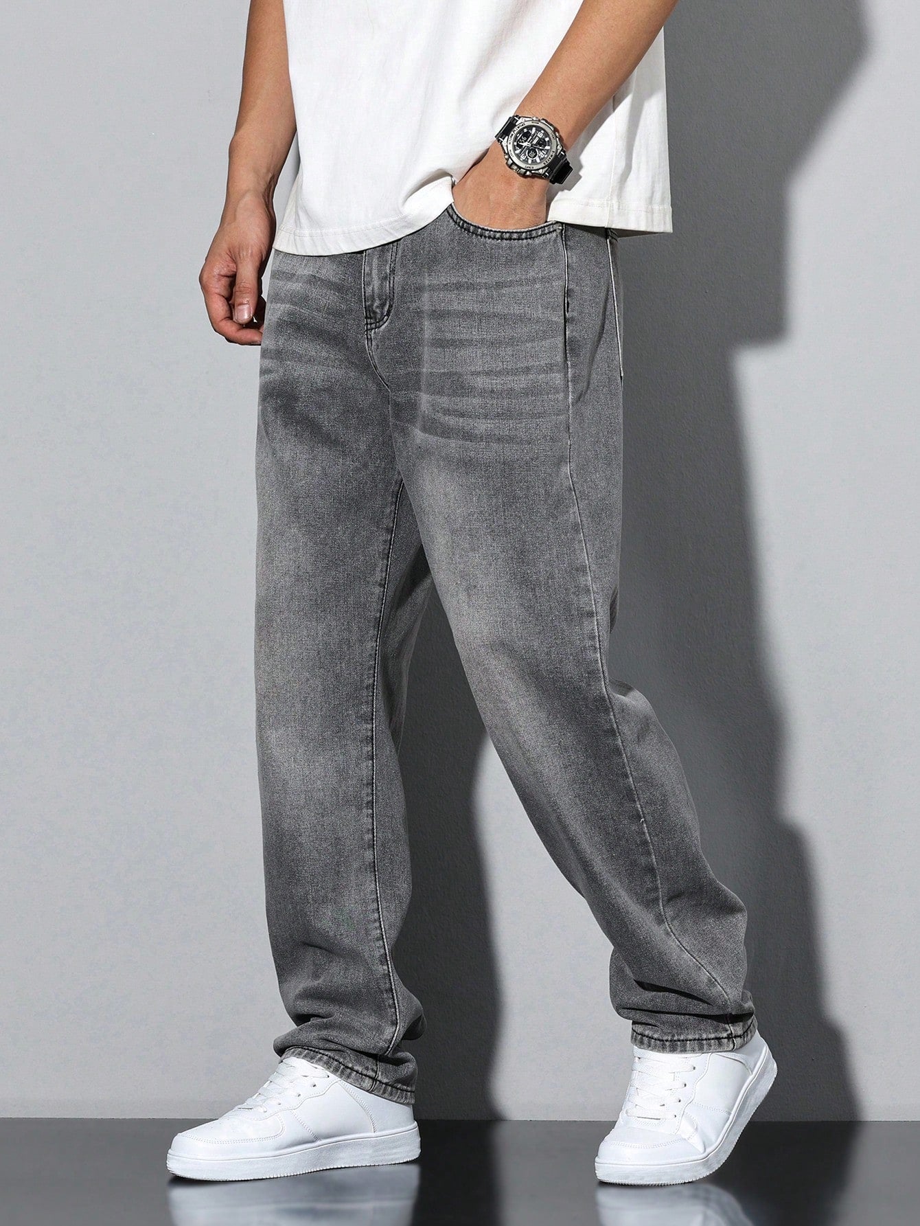 Manfinity RivetRise Herenjeans met versleten wassing