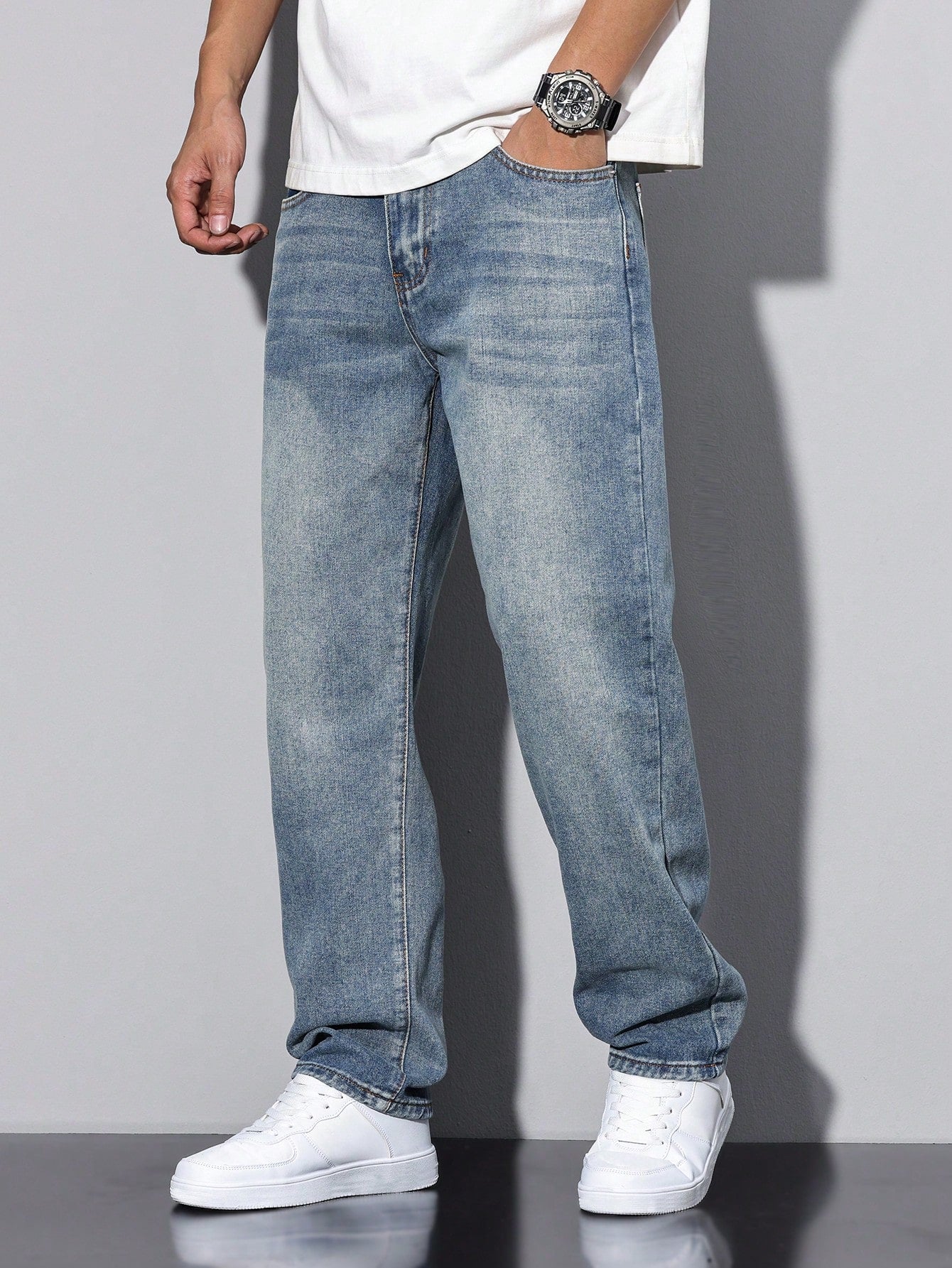 Manfinity RivetRise Herenjeans met versleten wassing