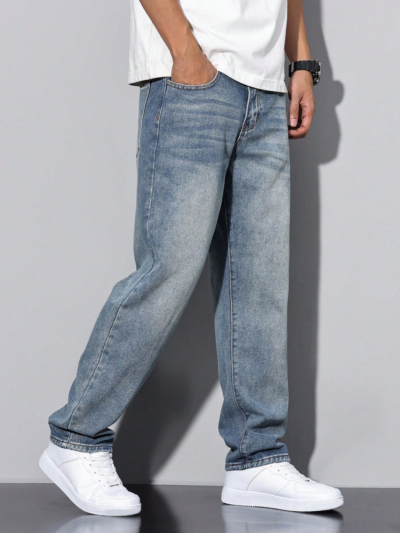 Manfinity RivetRise Herenjeans met versleten wassing