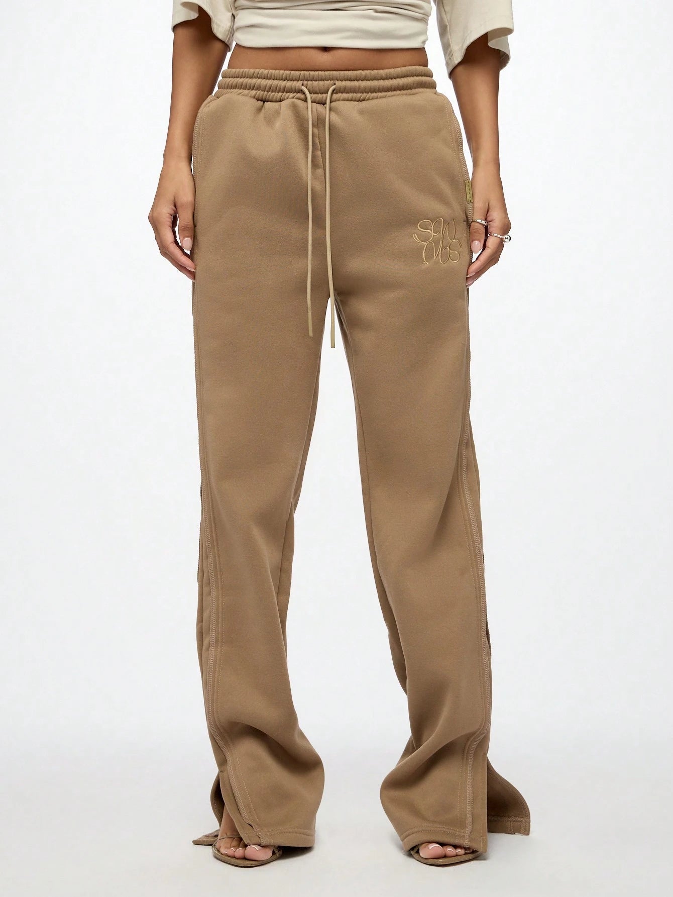 SUMWON WOMEN Flare Fit joggingbroek met zijsplit